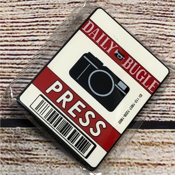 Funko Pop Spider-Man Blue MJ Decal sticker and Daily Bugle Pin Marvel Collectors - Picture 2 of 7